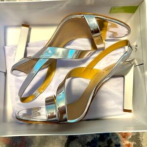 NIB SCHUTZ HEELS